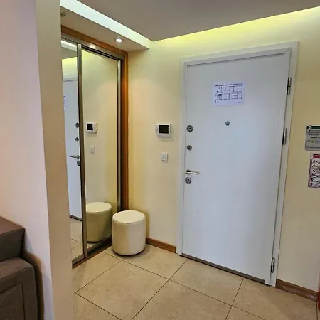 Taksim'de 2 Yatak Odalı Daire, Güvenlik, Havuz, Spa, Otopark Apartamento *