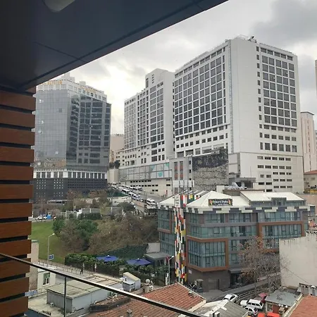 Apartment Taksim'de 2 Yatak Odali Daire, Guevenlik, Havuz, Spa, Otopark