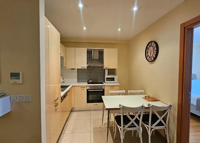 Apartment Taksim'de 2 Yatak Odali Daire, Guevenlik, Havuz, Spa, Otopark *