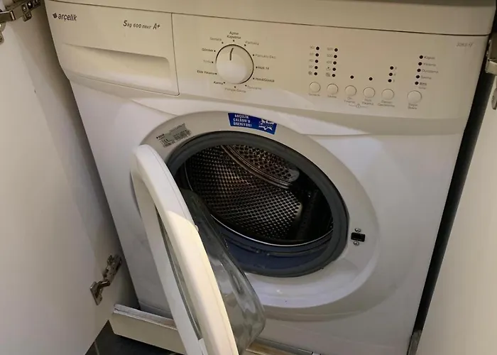 Taksim'de 2 Yatak Odali Daire, Guevenlik, Havuz, Spa, Otopark * Istanbul