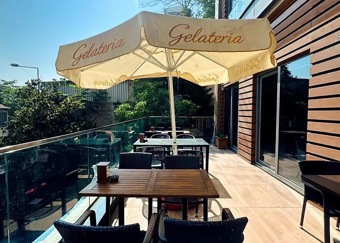 Apartment Taksim'de 2 Yatak Odali Daire, Guevenlik, Havuz, Spa, Otopark